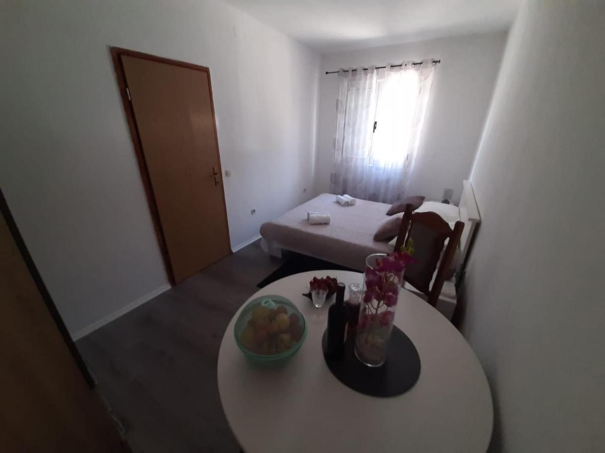Apartman Jadranka Rogotin Bagian luar foto